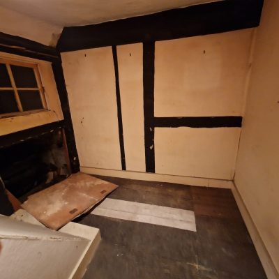 400 yr old property Surrey (16)